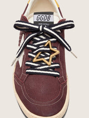 Skins black and white laces with star-shaped snap hook