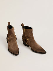 Low Debbie boots in dove-gray suede with removable buckle