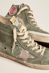 Francy in green suede with silver metallic leather star