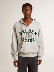 Hooded sweatshirt in worn gray with embroidered vintage logo
