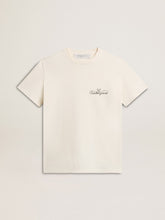 Women’s T-shirt in aged white with logo on the chest