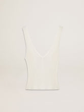 Sleeveless top embroidered with worn-white ribbing