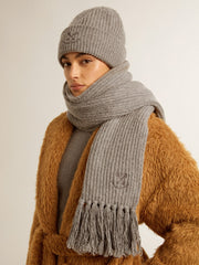 Gray ribbed wool scarf