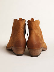 Young ankle boots in cognac-colored suede