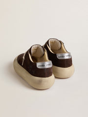 Men's Space-Star in dark brown suede with metallic silver heel tab
