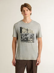 Men's vintage-effect gray T-shirt with print on the front