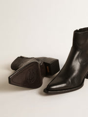 Men’s low Debbie boots in black leather