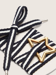 Skins black and white laces with star-shaped snap hook