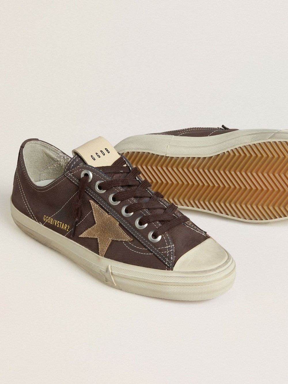 Women's V-Star in brown nubuck with tobacco-colored suede star