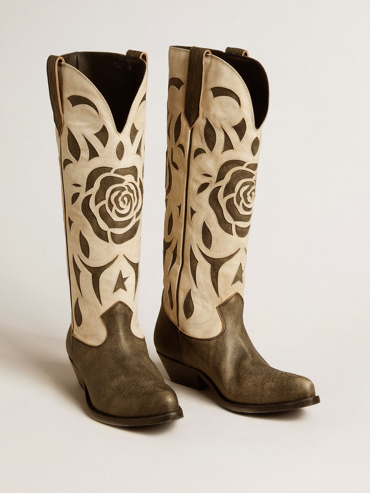 Wish Star boots in black and white leather with inlay rose and star