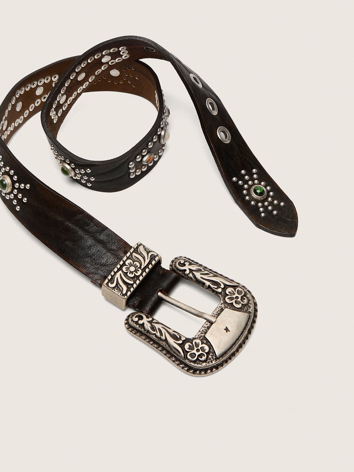 Lace belt in tan-colored washed leather with studs and inlays
