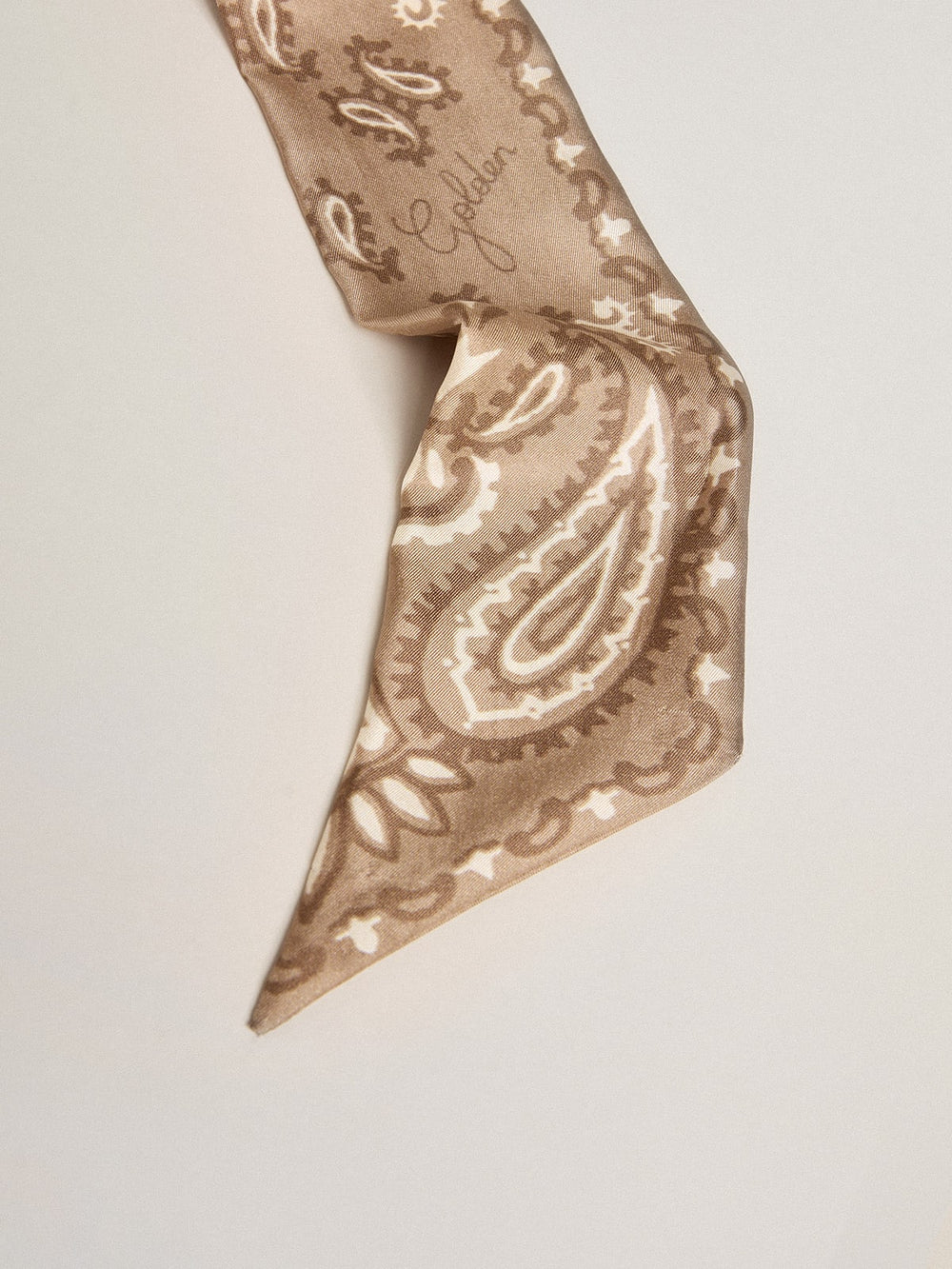 Ribbon in dove-gray silk twill with paisley pattern