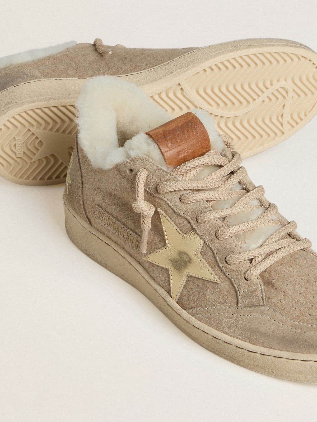 Women's Ball Star in wool with gold leather star and white shearling lining