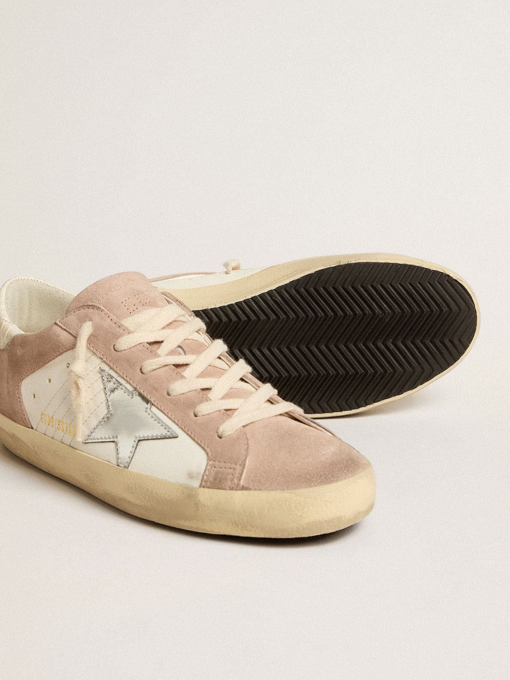 Women’s Super-Star sneakers in pink suede with silver metallic leather star