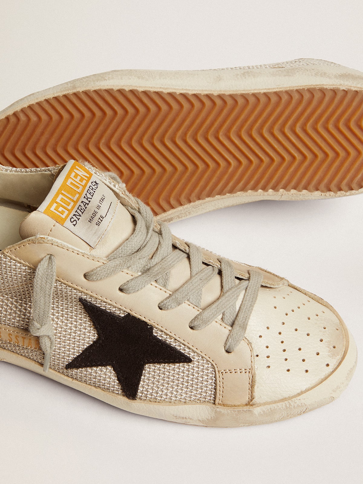 Women's Super-Star in leather with black star