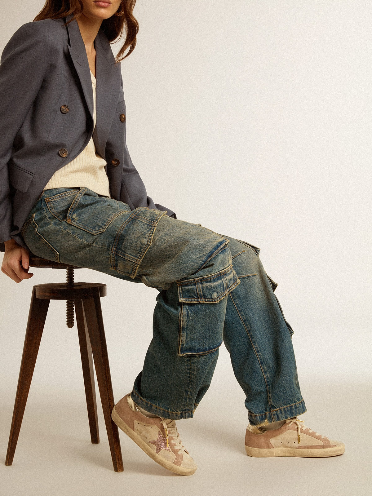 Woman's Super-Star in pale pink suede with suede star and platinum heel tab