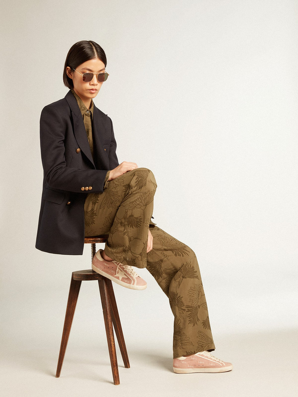 Women's Super-Star in powder-pink suede with cream leather star