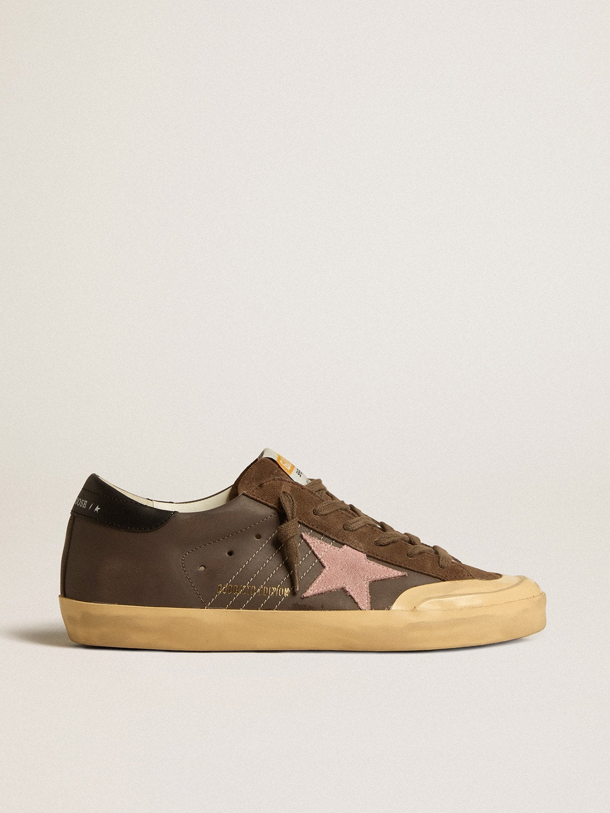 Women's Super-Star Penstar LTD in brown leather with pink suede star
