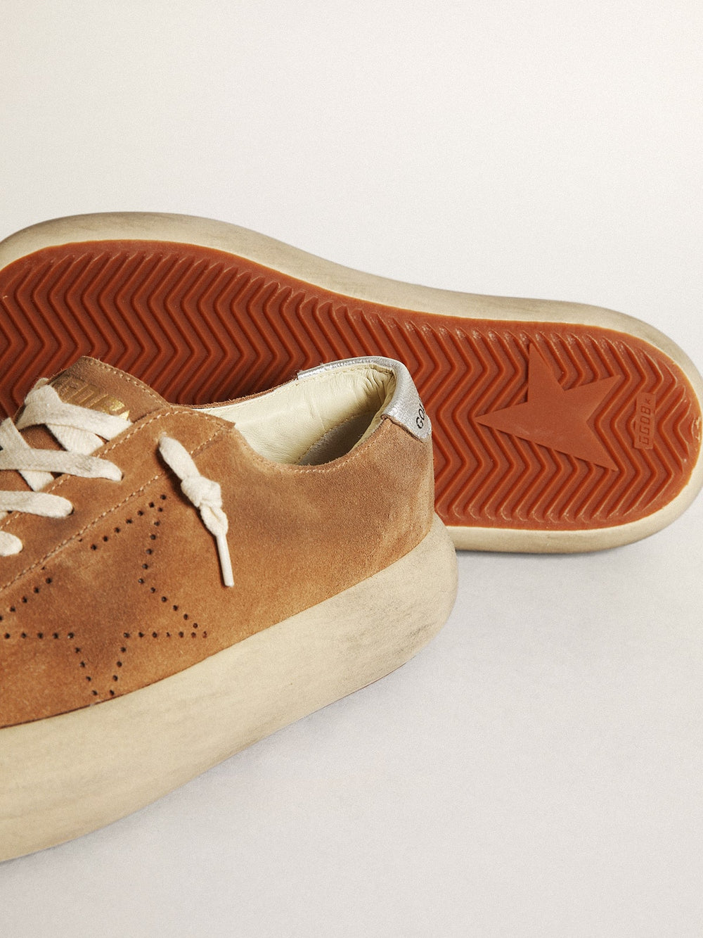 Women's Space-Star in tobacco-colored suede with perforated star