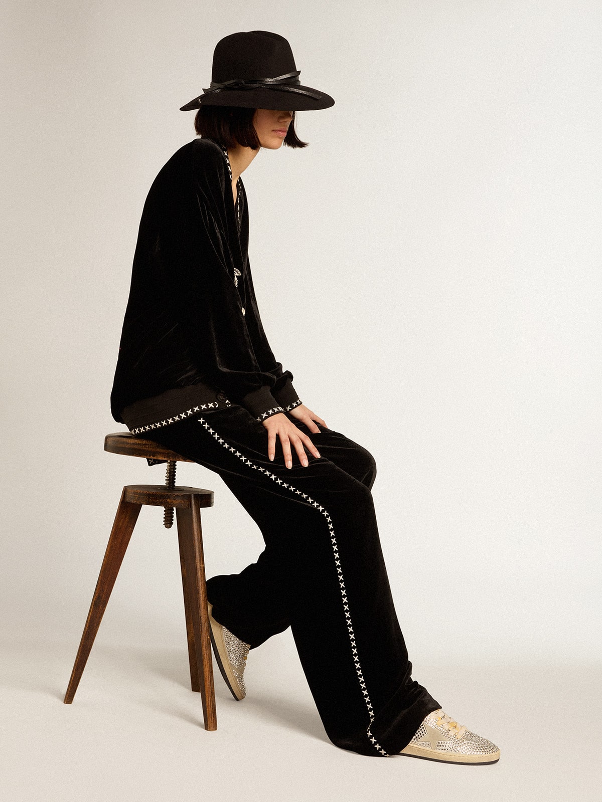 Women’s Ball Star with Swarovski crystals and gray suede star