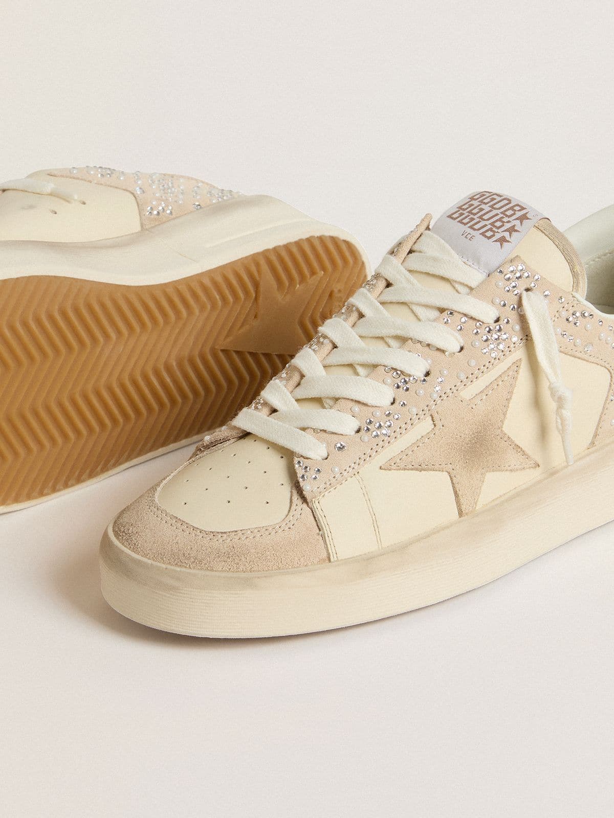 Stardan in cream-colored suede and leather with Swarovski and a suede star