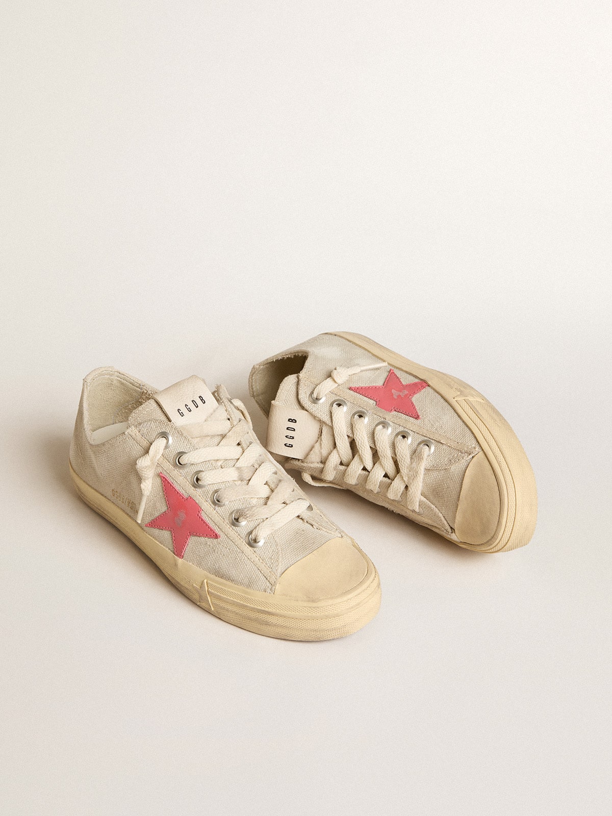 Women's V-Star in light gray canvas with a red leather star