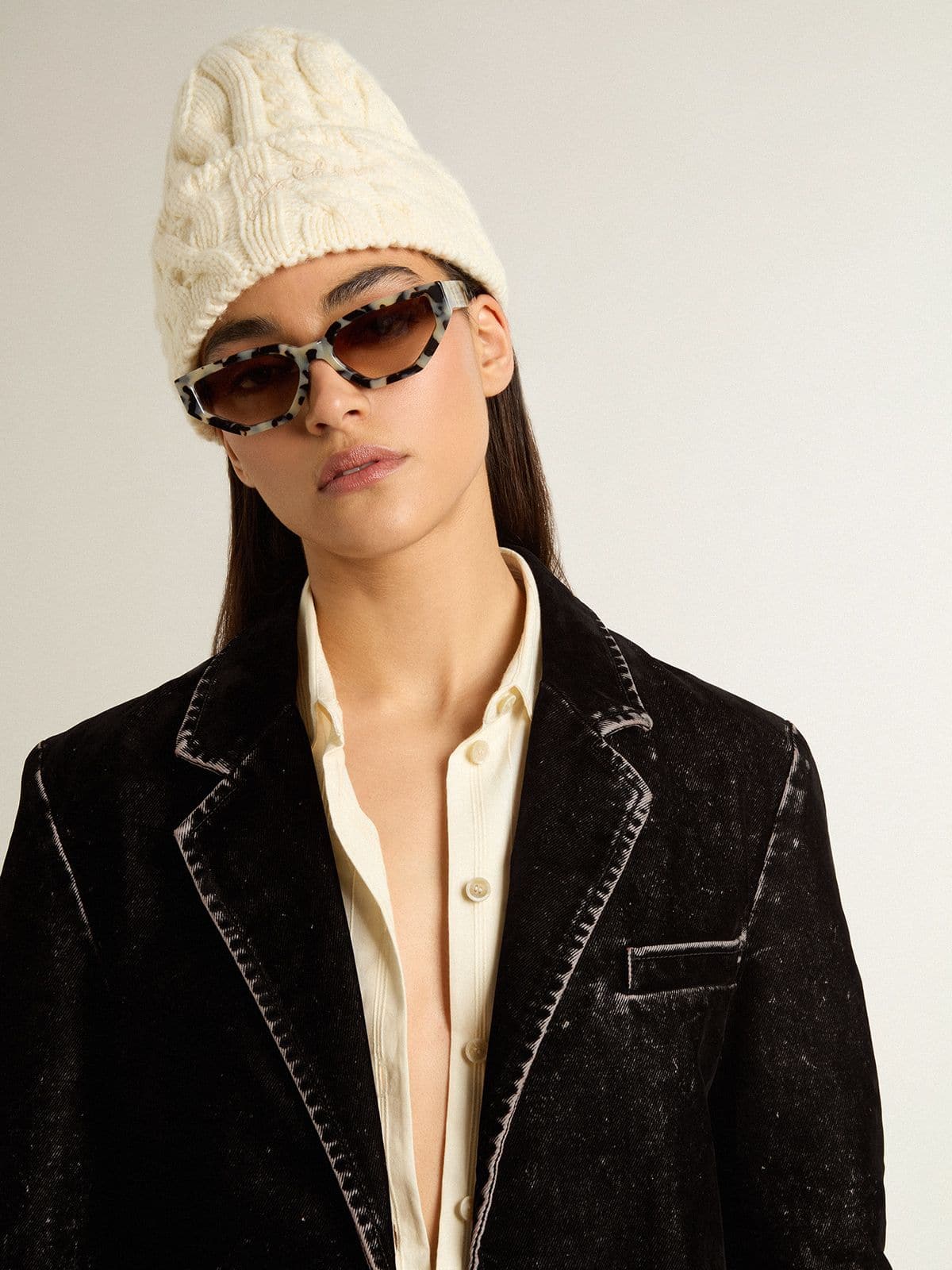 Women's black denim jacket with a velvet effect