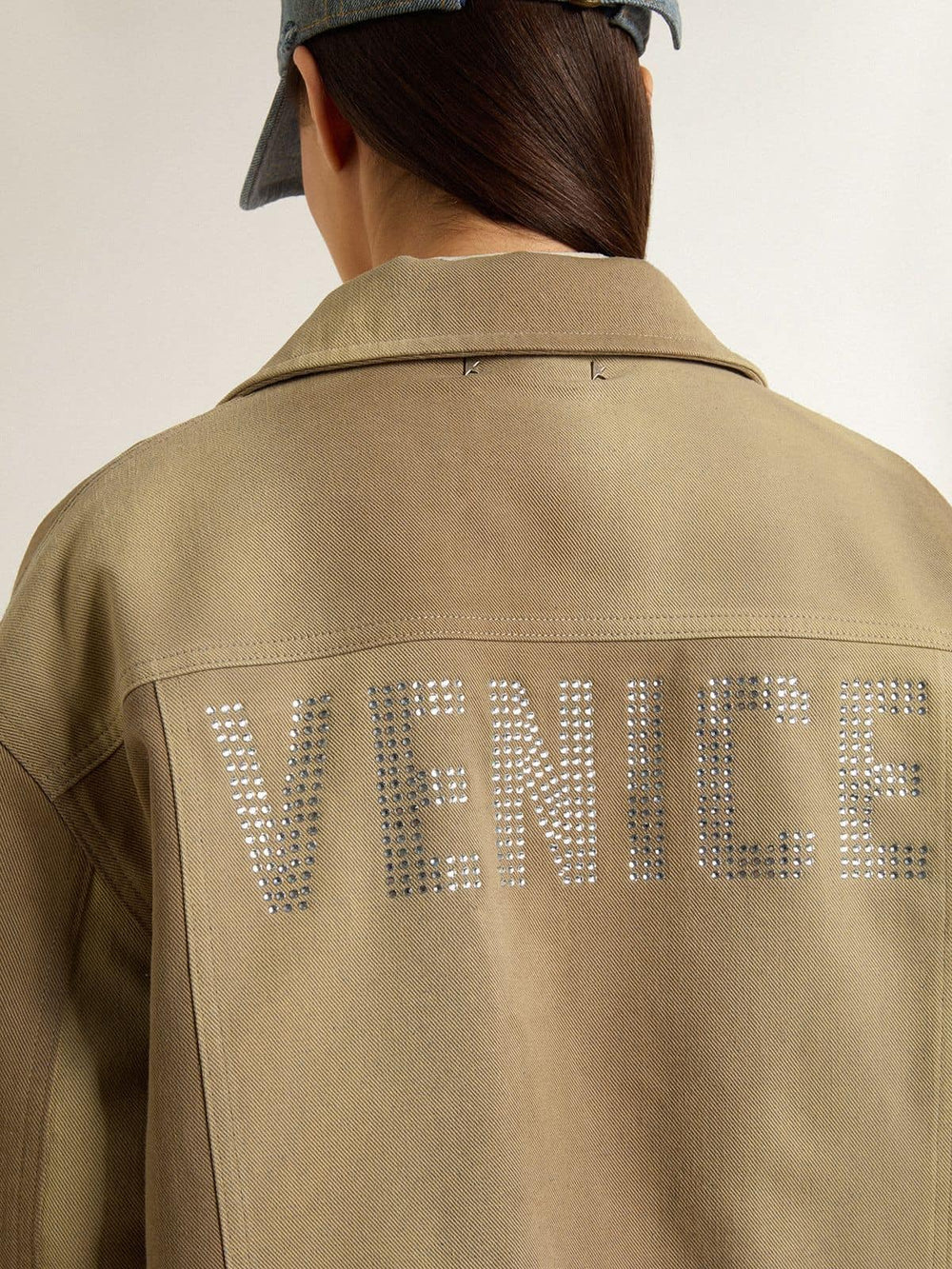 Unisex padded jacket in shades of khaki