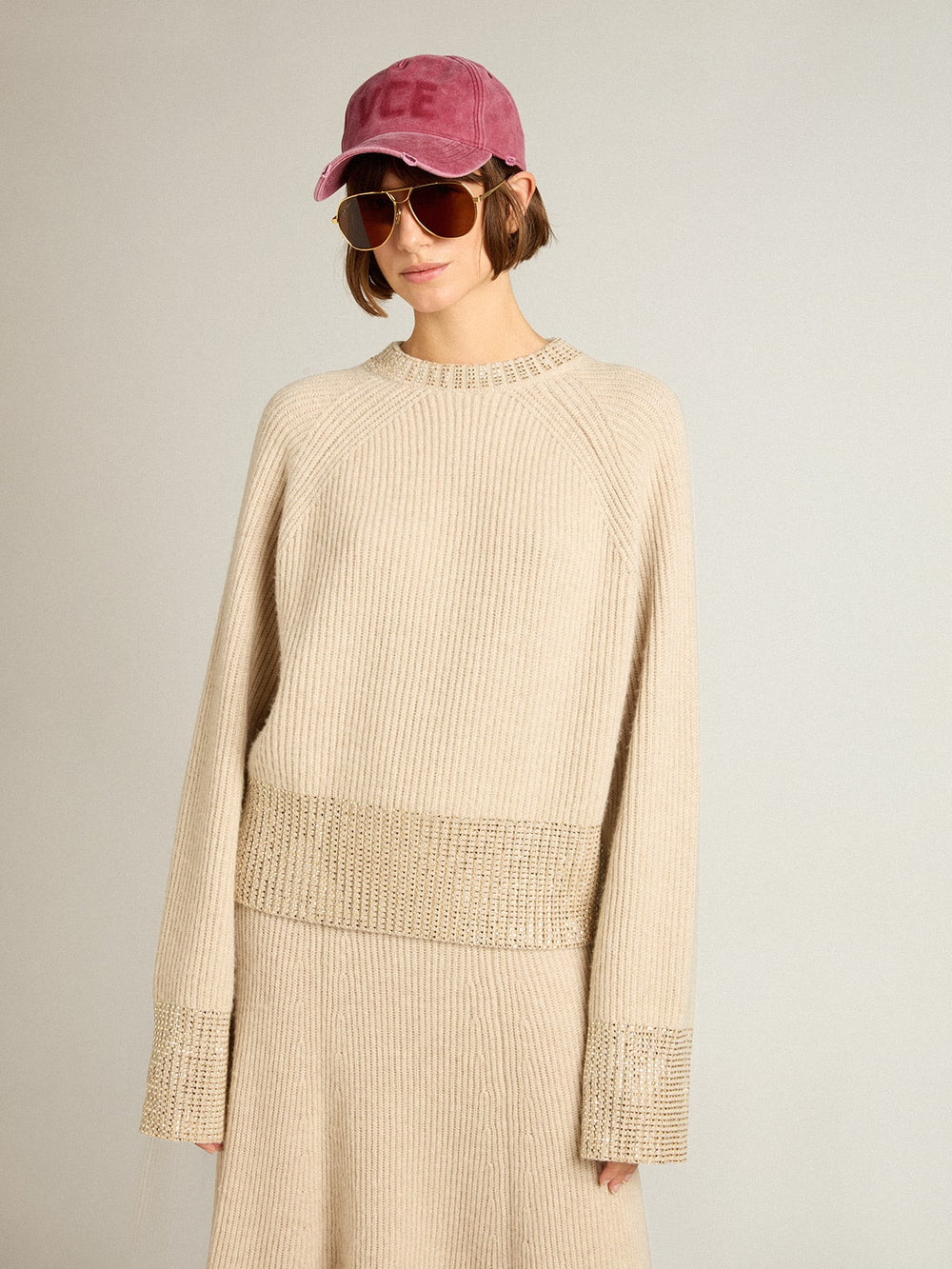 Women's boxy sweater in wool with hotfix crystal decoration