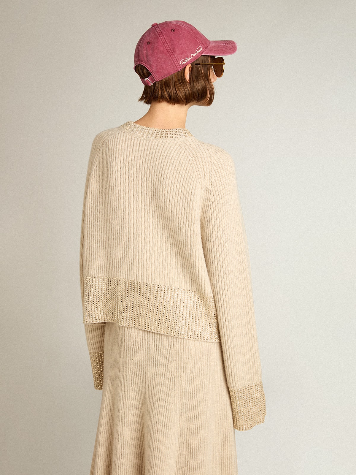 Women's boxy sweater in wool with hotfix crystal decoration