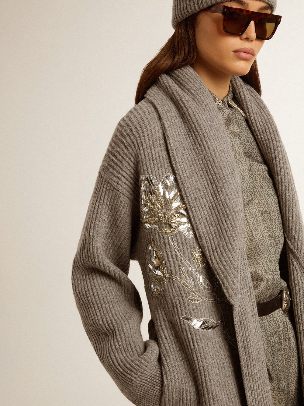 Women's cardigan in gray melange wool with embroidery on the front