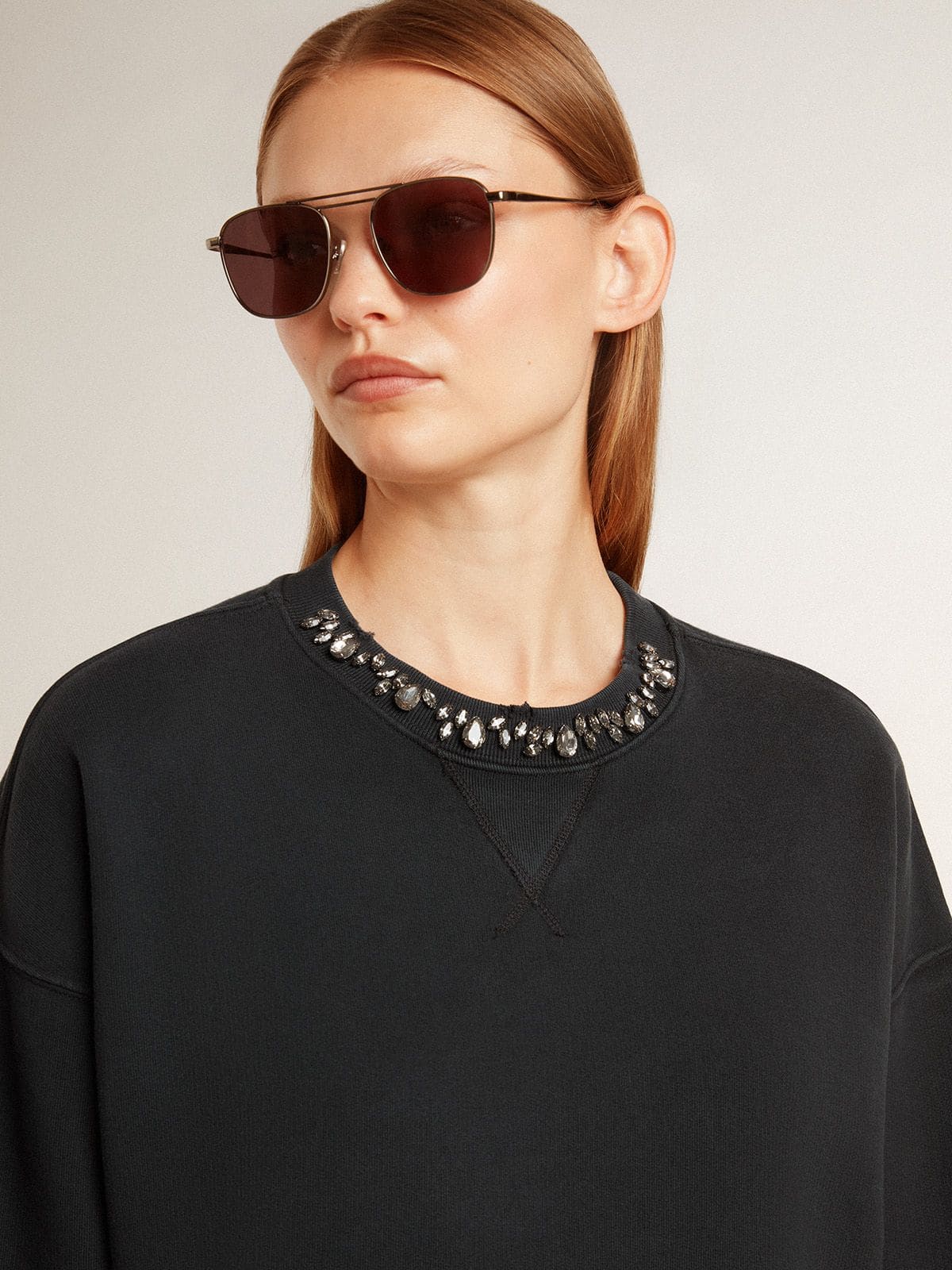 Women's cropped cotton sweatshirt with crystals on the front