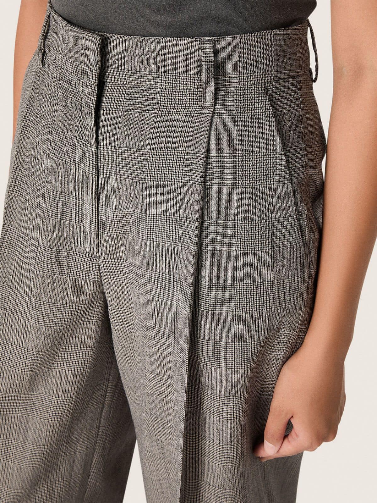 Women’s oversized pants in gray Prince of Wales check