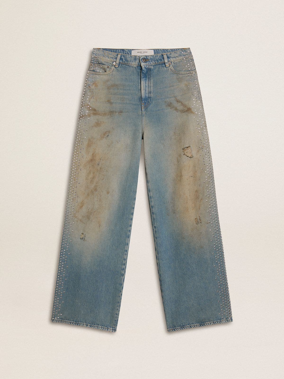 Women's boyfriend jeans with a lived-in effect sand wash and studs