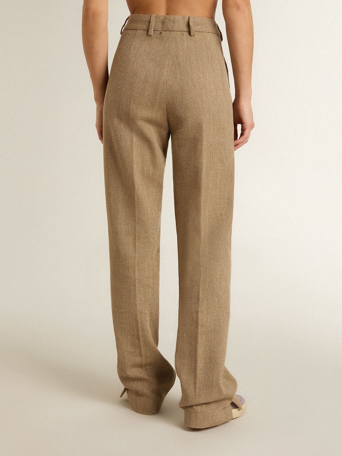 Women's trousers in a sand-colored herringbone linen blend