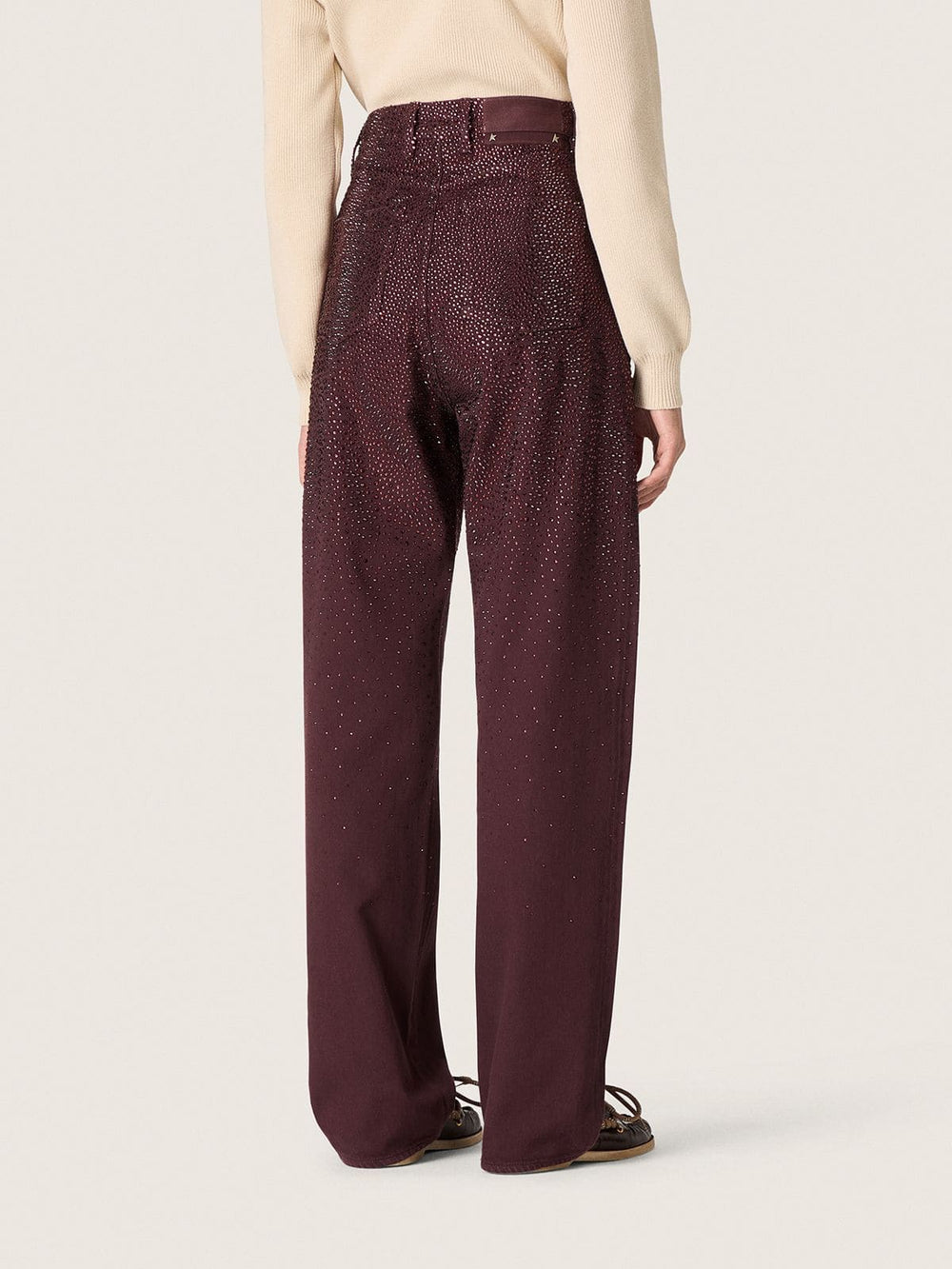 Women's jeans in burgundy denim with gradient crystals