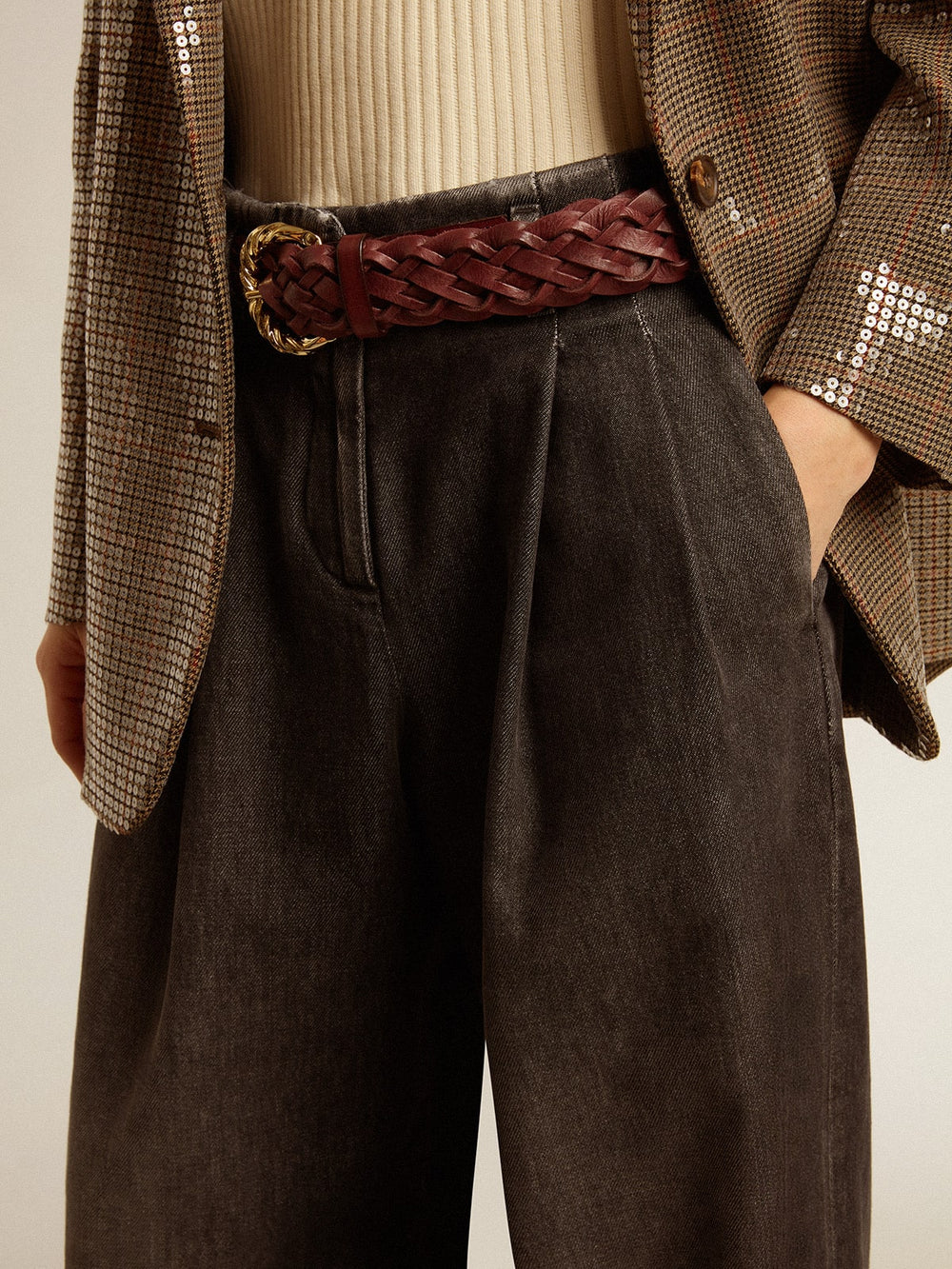 Women's medium-wash cotton pants