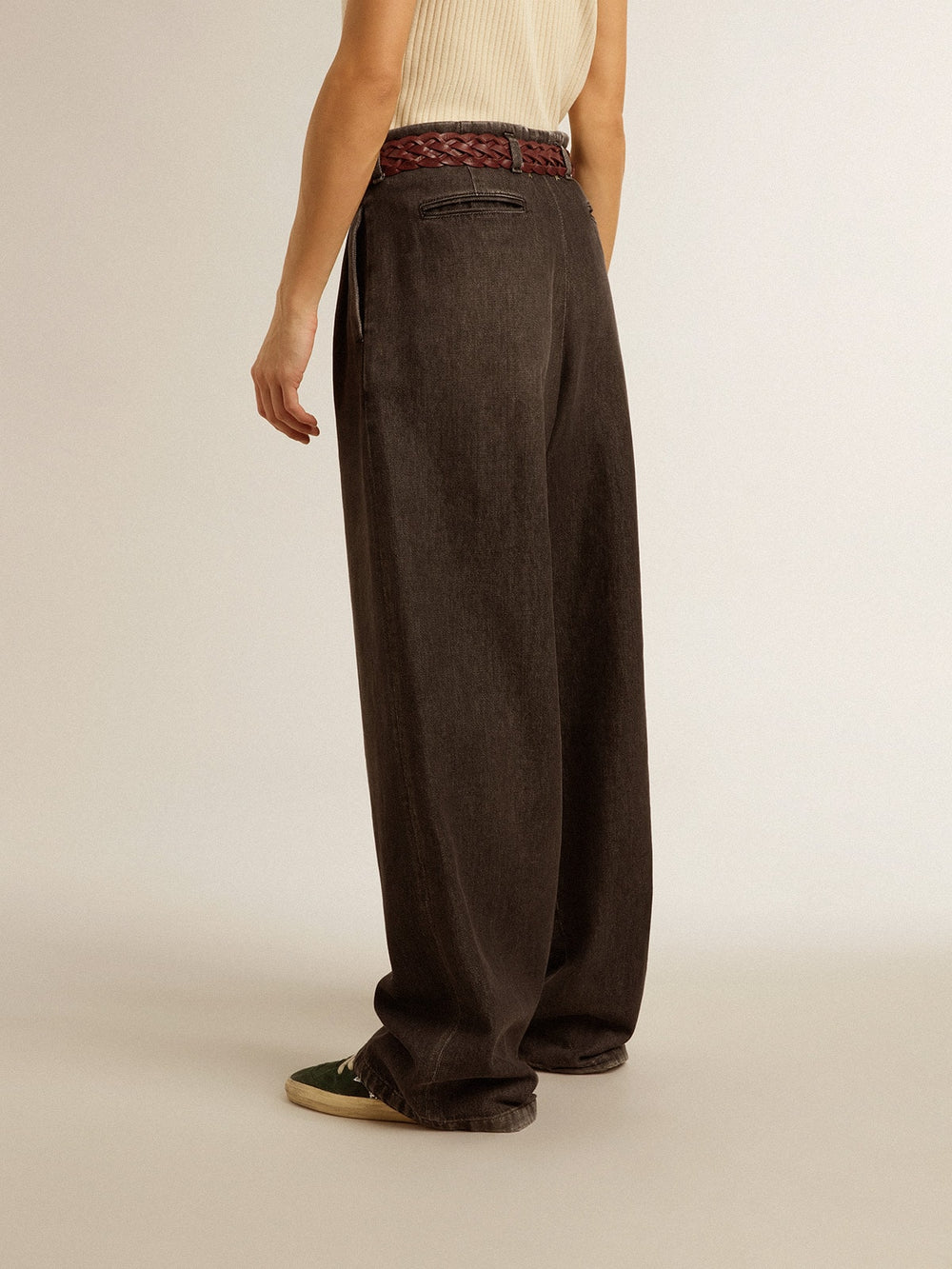 Women's medium-wash cotton pants