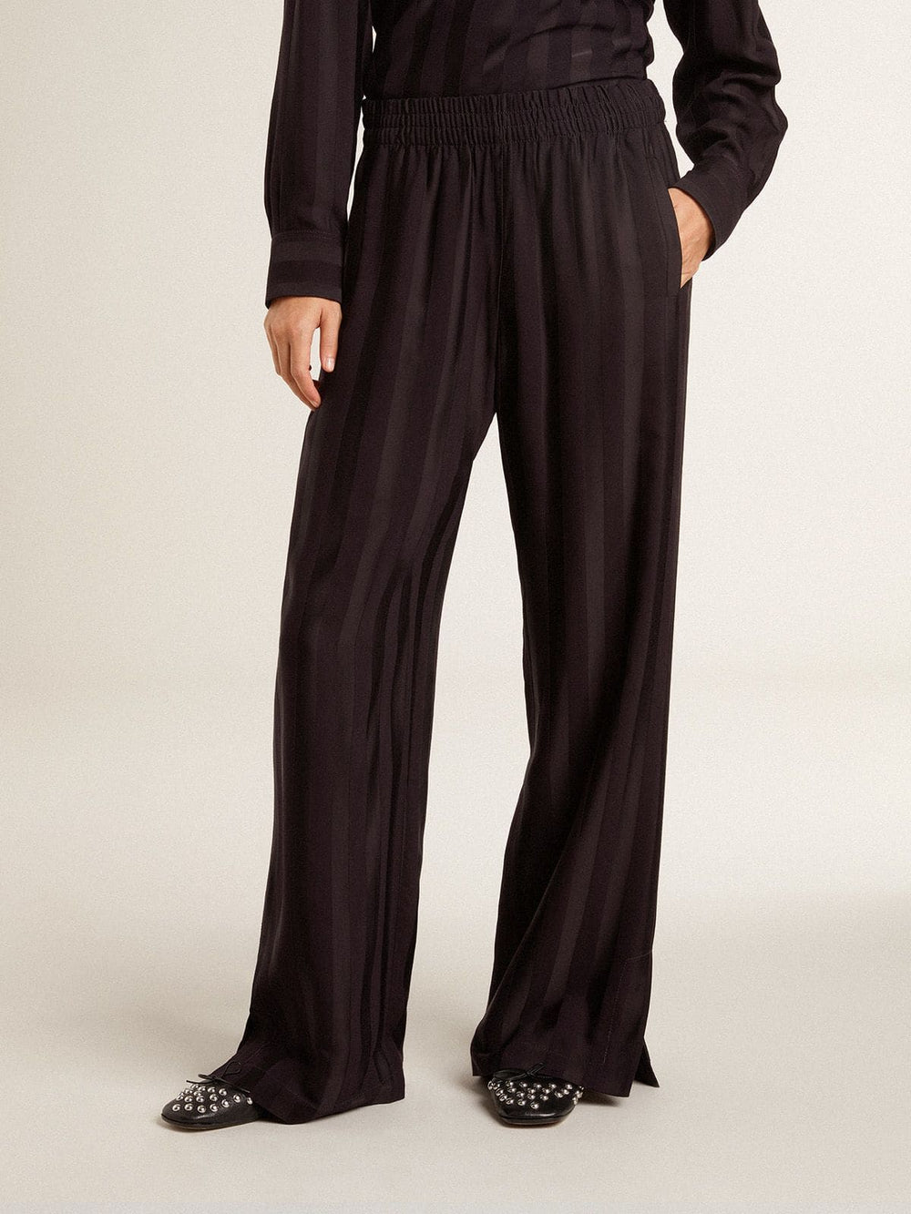 Women's joggers with ankle slit