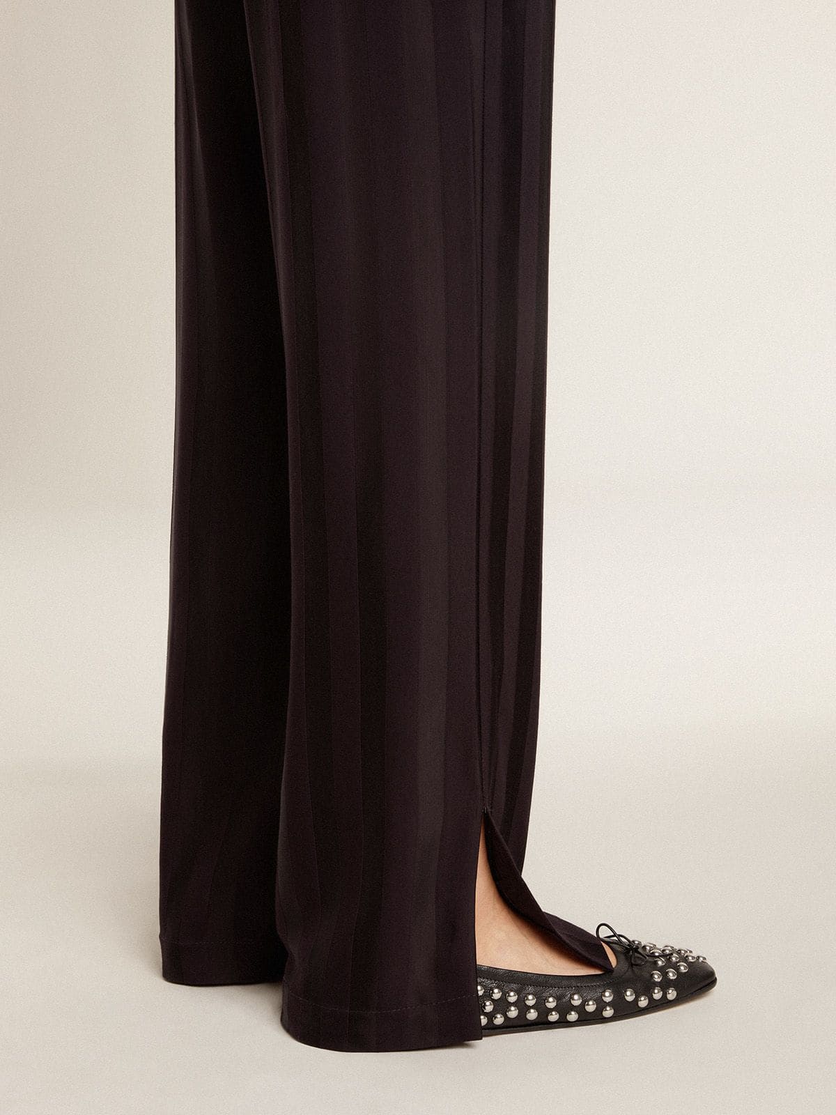 Women's joggers with ankle slit