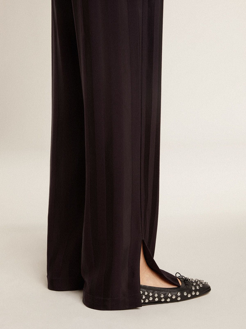 Women's joggers with ankle slit