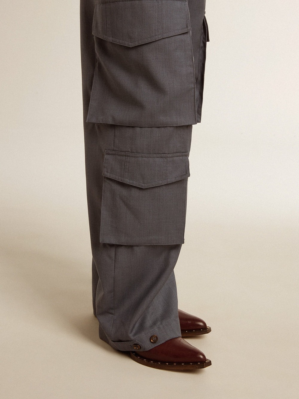 Women's cargo pants in baby blue wool