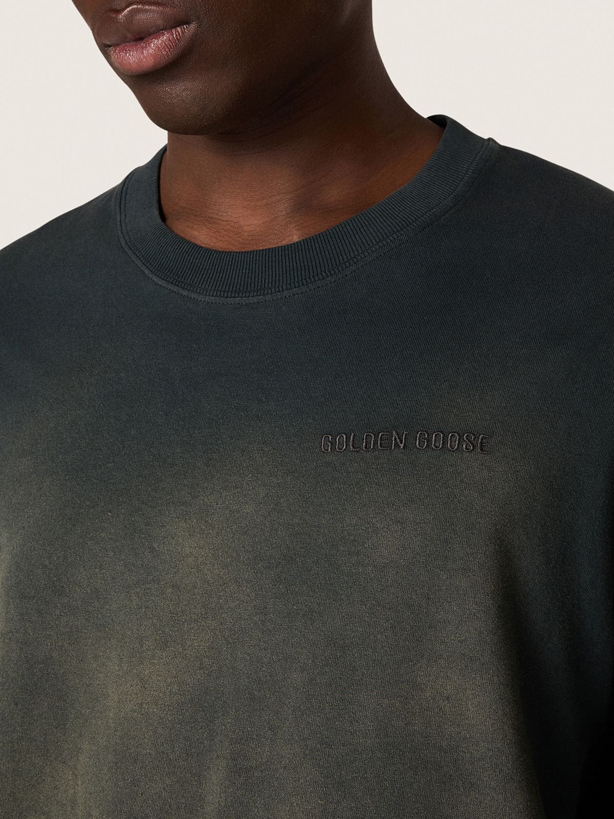 Unisex T-shirt in black cotton jersey with embroidered logo