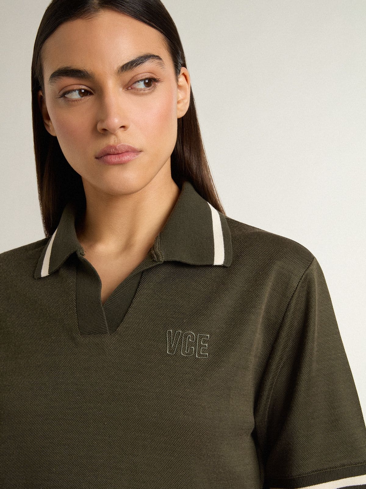 Women's cropped polo in military-green jersey with embroidery