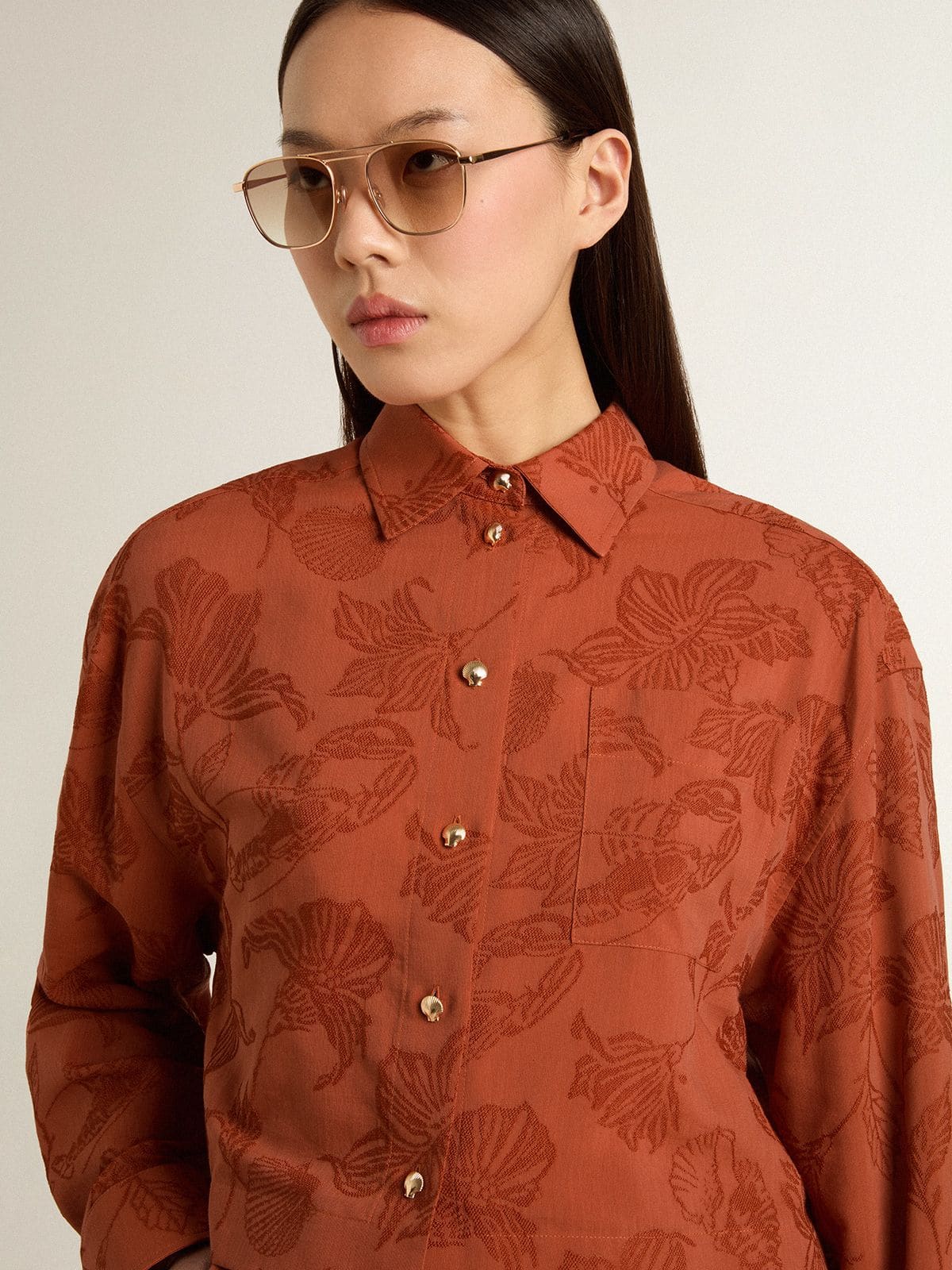 Women's cropped shirt in brick red jacquard with wide sleeves