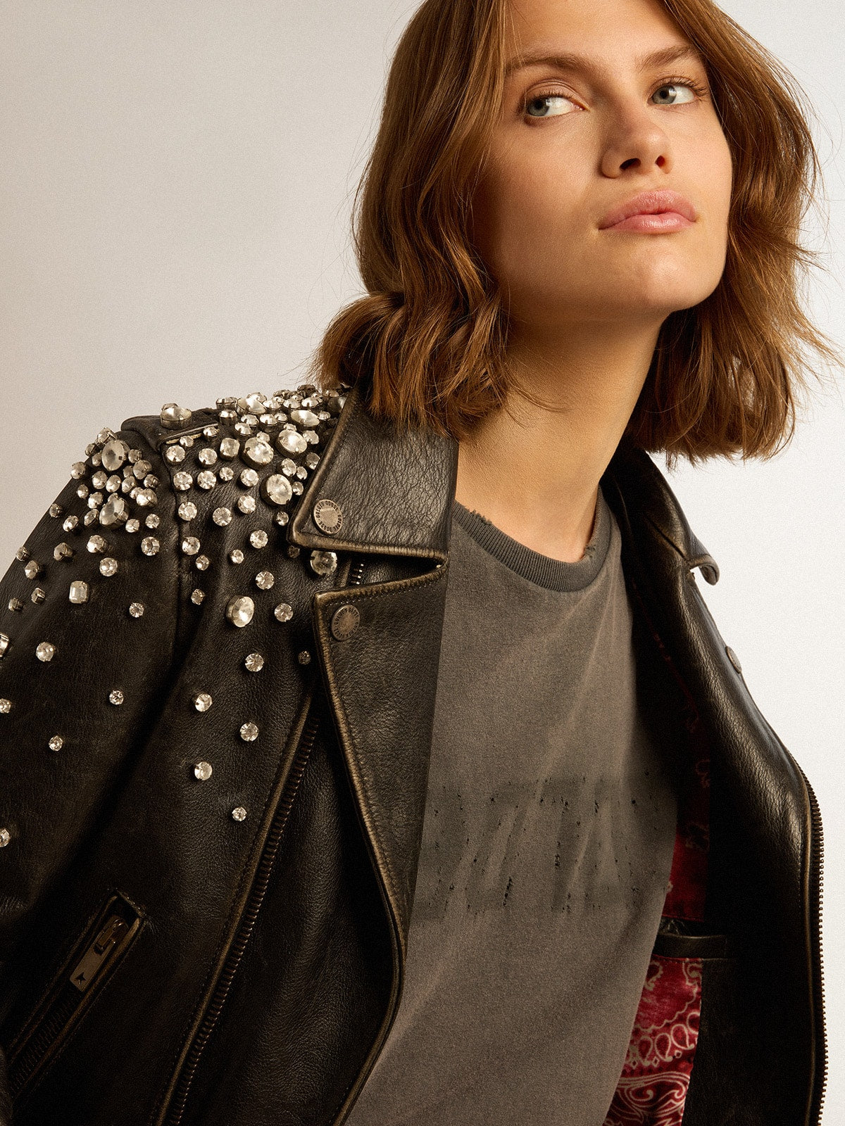 Distressed slim-fit T-shirt in anthracite gray