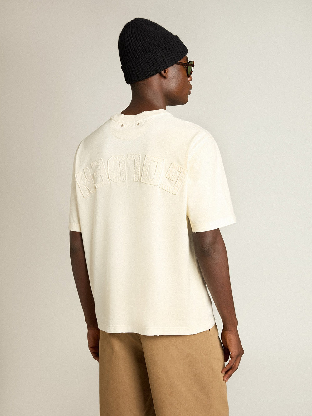 T-shirt in aged white with reverse logo on the back - Jersey Capsule