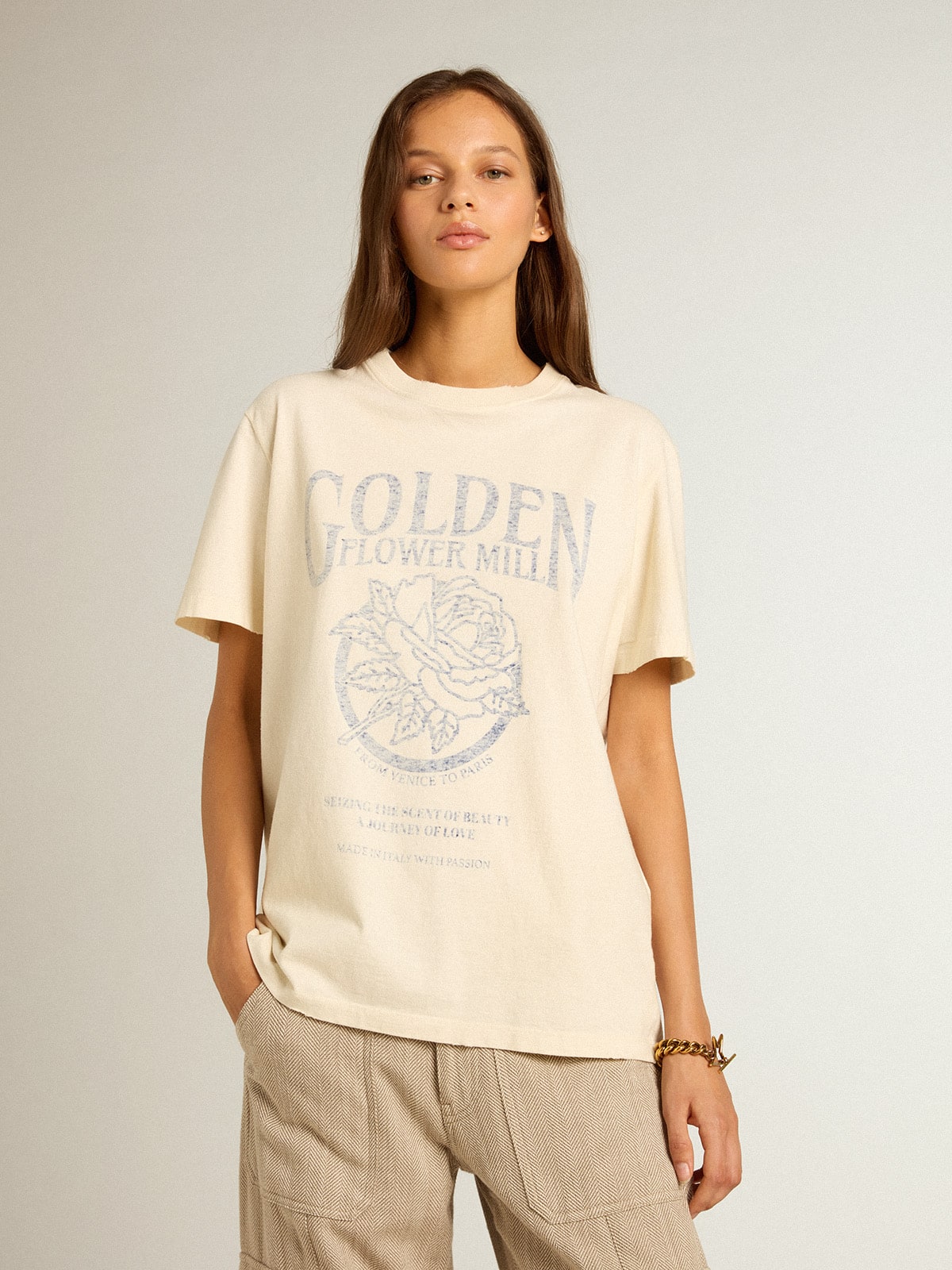 Women’s T-shirt in aged white cotton with seasonal print