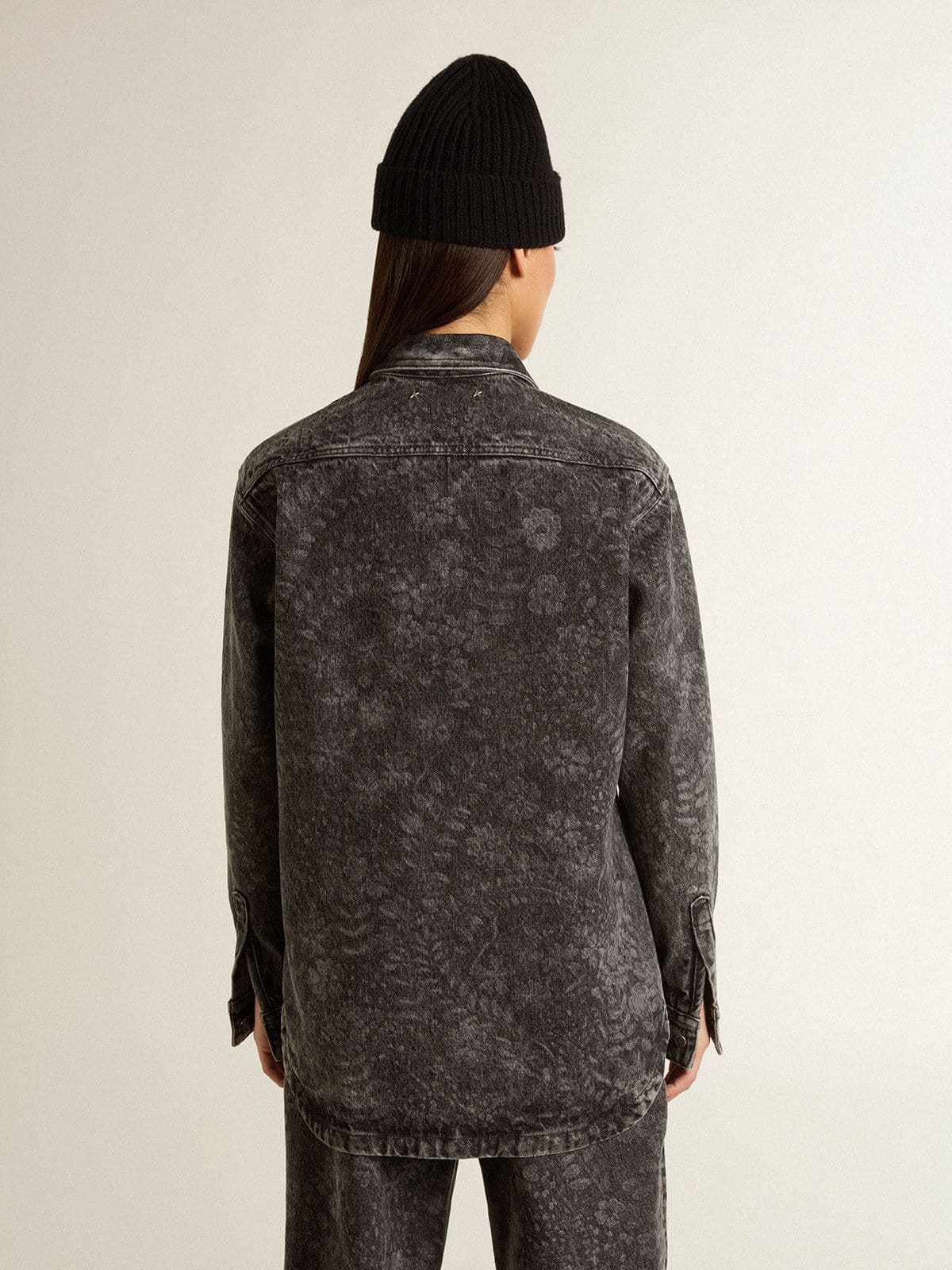 Women's black denim shirt with ton sur ton floral pattern