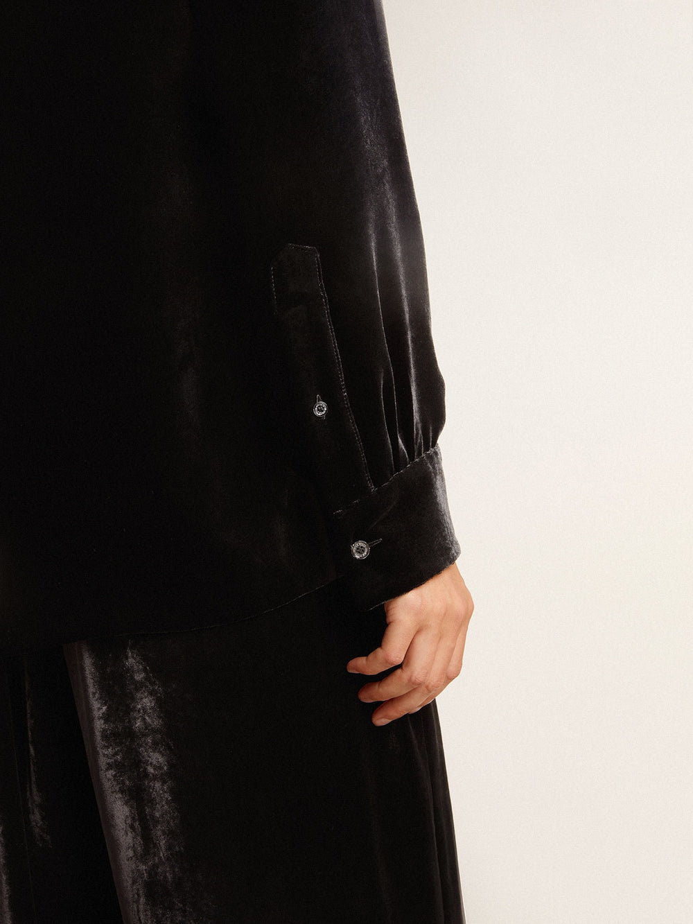 Velvet-effect black shirt with embroidery